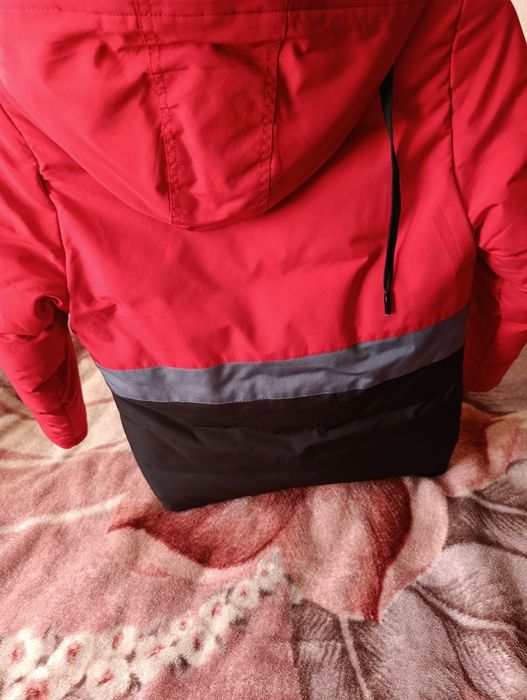 Продам зимову куртку