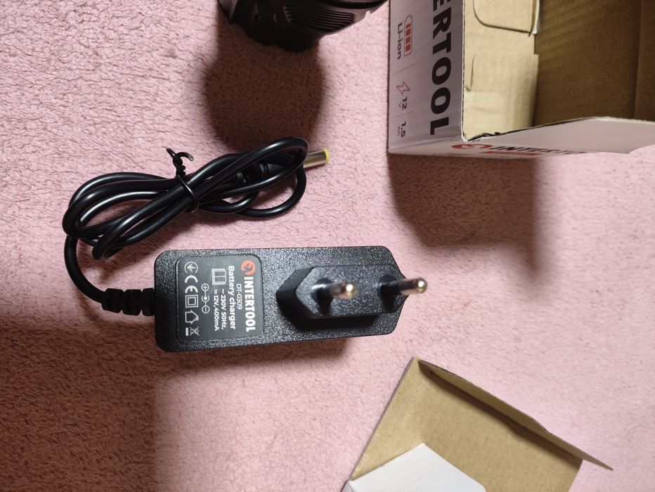 Батарея та зарядка для шуруповета Intertool
