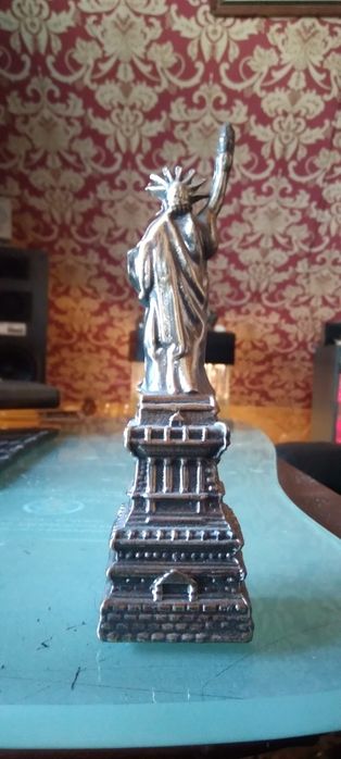 Posążek Statutuły Wolności