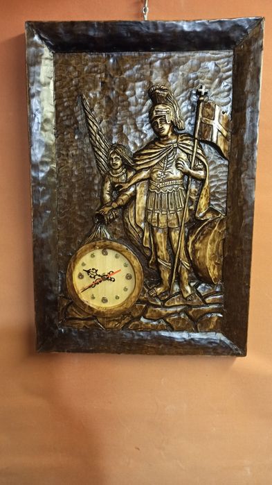 Zegar rzeźbiony w drzewie - św. Florian