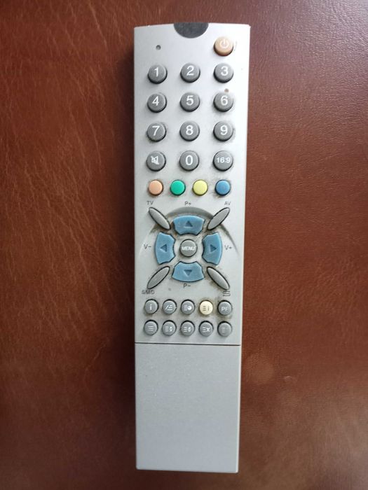 TV pequena com 37 cm