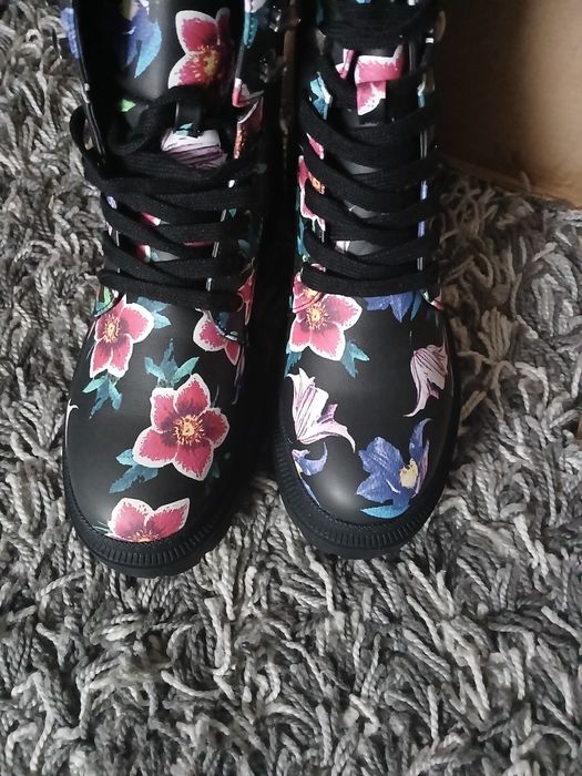 Kozaki botki w kwiaty