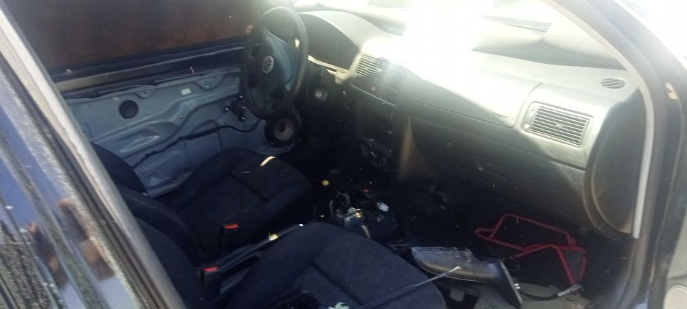 VW Golf IV Para Peças