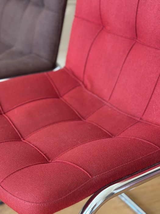 Par cadeiras design anos 70 estilo Daciano da Costa – cromado