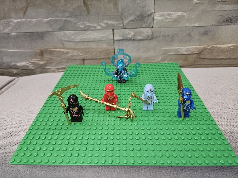 Figurki Ninja Nrg  - komplet.