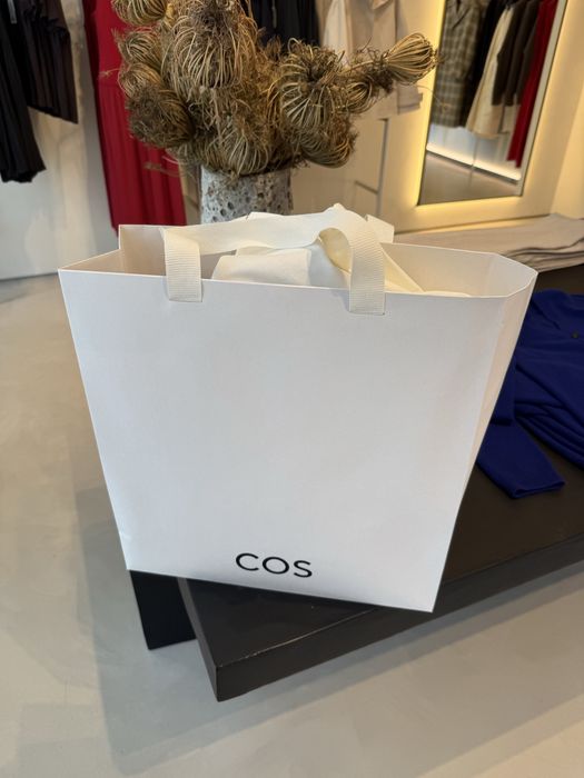 Новая кожаная сумка COS Trullo неуловимая везде sold out в стиле Balenciaga Rodeo