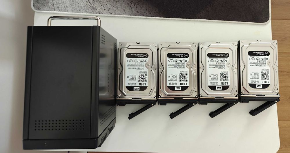 Serwer NETGEAR Readynas RND31400 + 4x WD BLACK 1TB