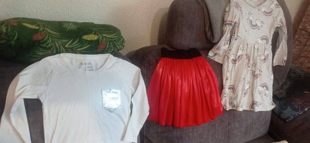 Zestaw ubrań dla dziewczynki 104/110 22szt