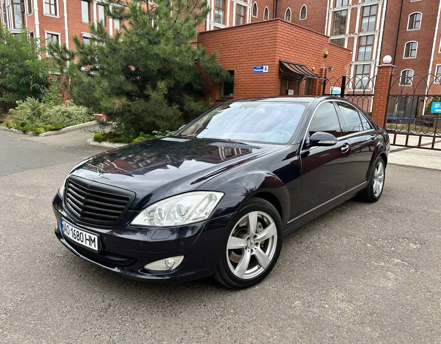 Продам Mercedes-Benz S-Class w221  3.0 дизель