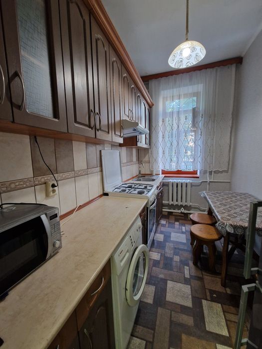 Продаж 2х кімгатної квартири.Сталінка. Рн. Вал