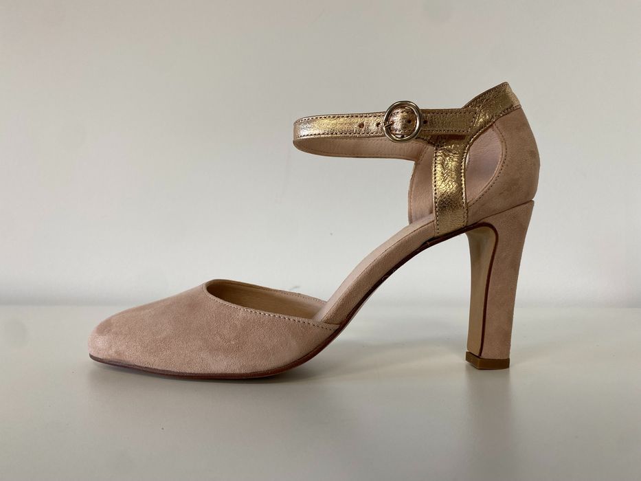 Czółenka zamszowe Pier One 41