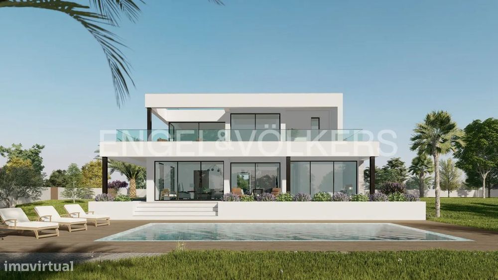 Moradia de Luxo V4 com Vista Mar no Carvoeiro