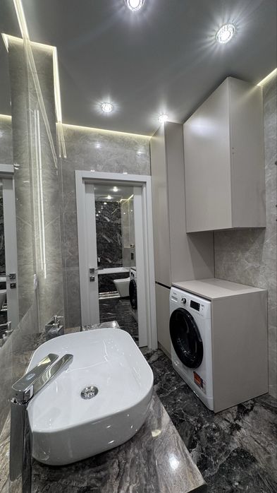 Центр. Новобудова. 55 м.кв.