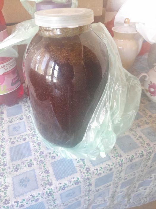 Мед недорого цього