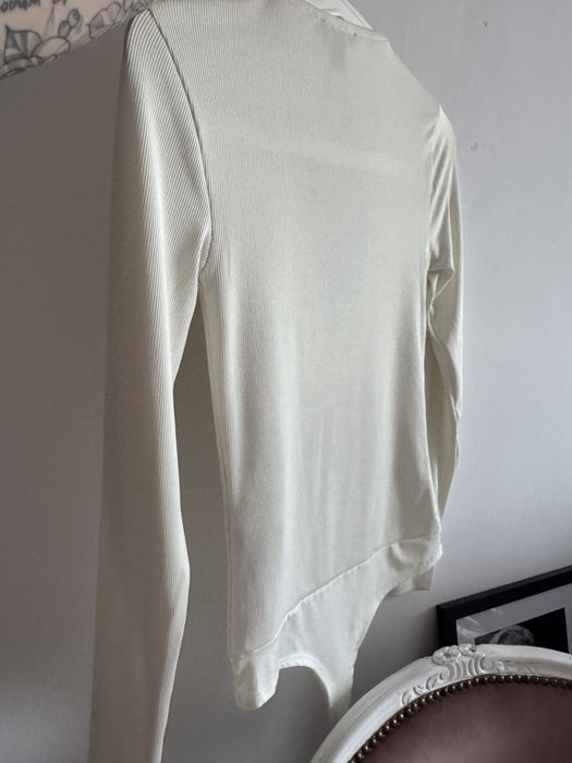 Body kremowe dekolt prążek new yorker