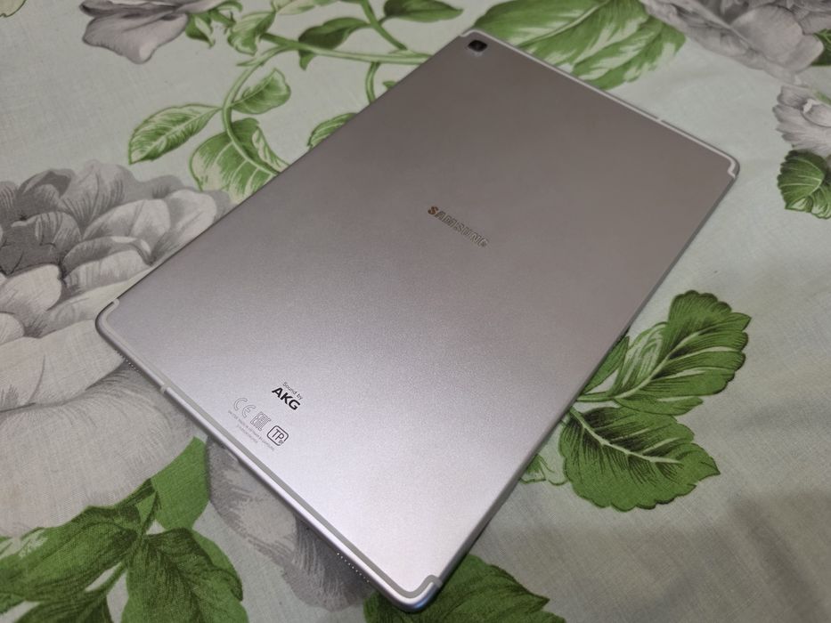 Планшет Samsung Galaxy Tab S5e 64 Гб