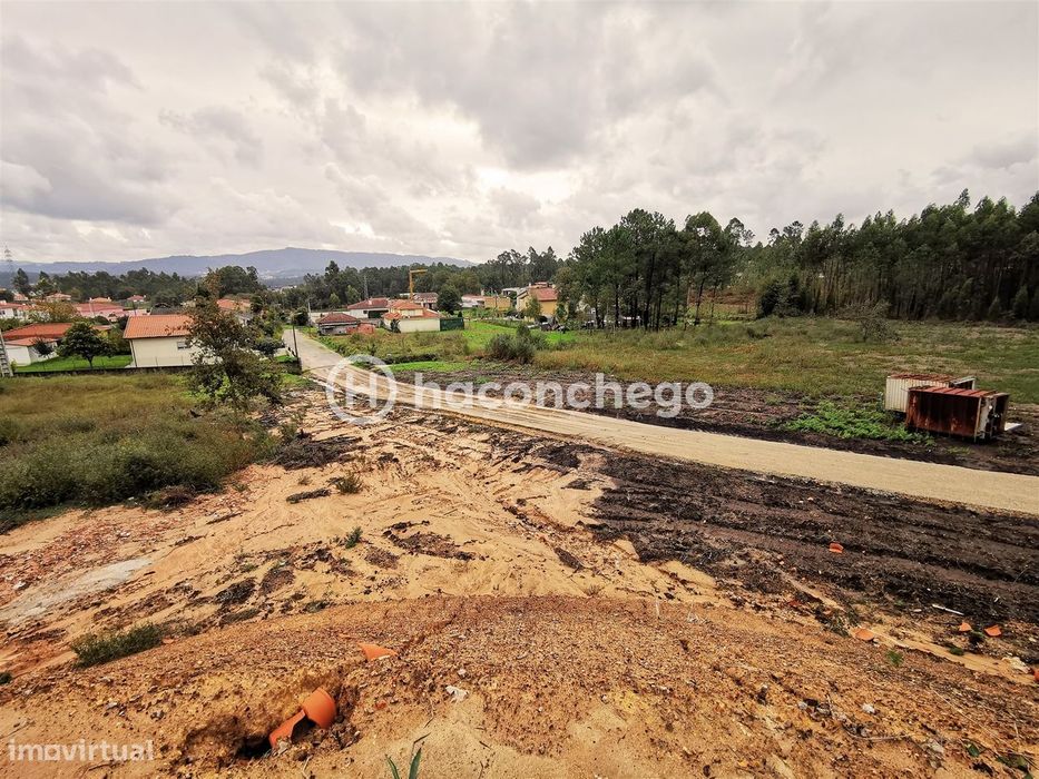 Excelente terreno com 11.000m2 para construção em Cervães Vila Verde
