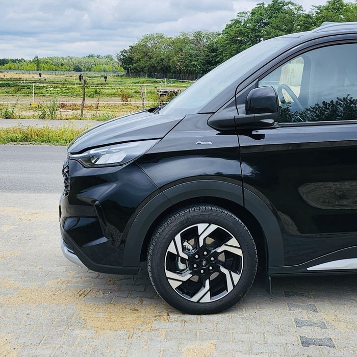 Wolne terminy ferie narty - 8 osobowy Ford Tourneo automat BOX dachowy