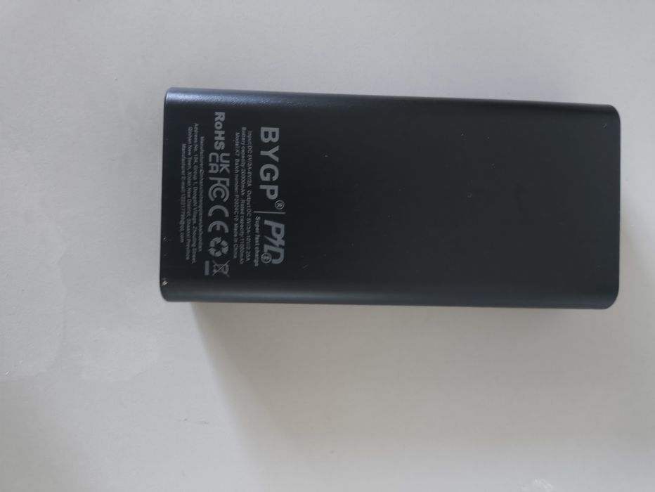 Черный повербанк 20000 Mah с быстрой зарядкой (новый)