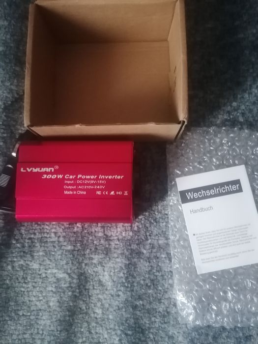 Інвертор автомобільний 12/220В 300W