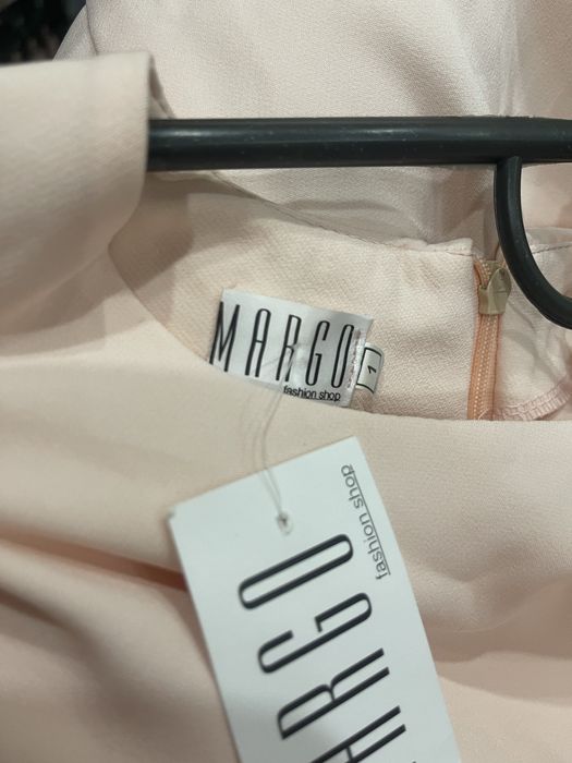 Персикова сукня