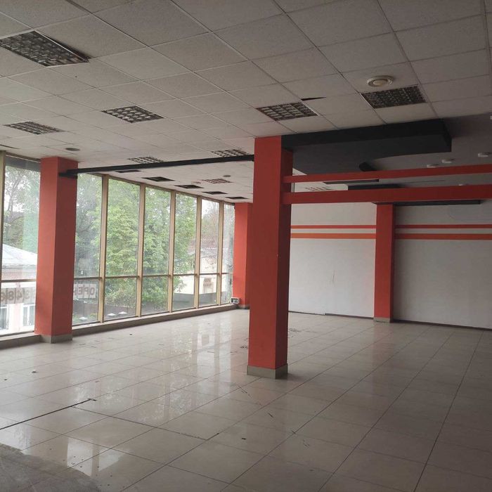 Здається в оренду комерційне приміщення 240 м² в центрі міста!