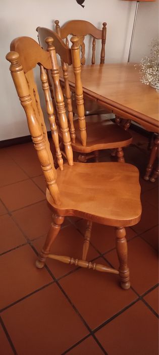 Mesa de madeira maciça