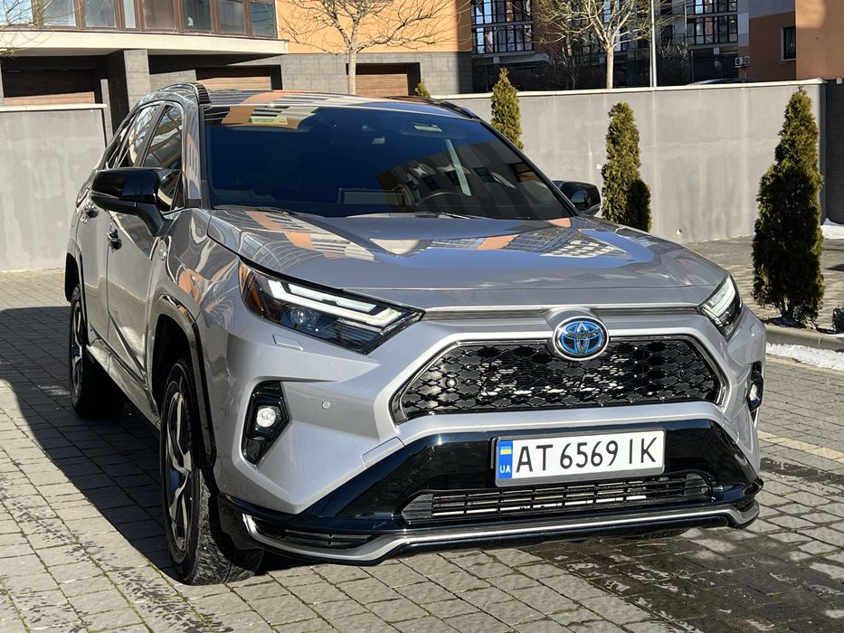 Toyota Rav4 плагін гібрид