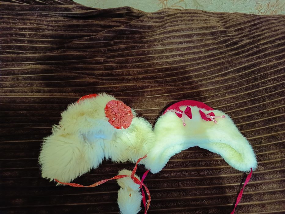 Віддам головні убори та шарфи для діток