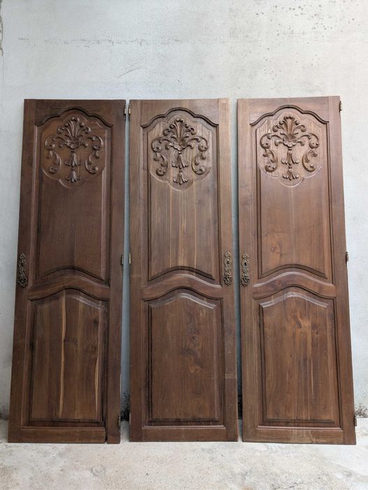 Portas de roupeiro em madeira maciça