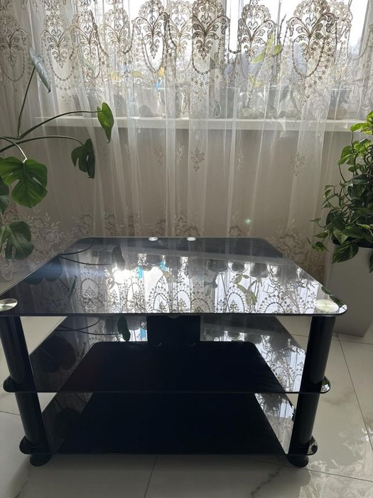 Продається  тумба під телевізор