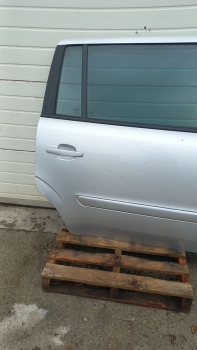 Drzwi prawe tył tylne kompletne opel Zafira B