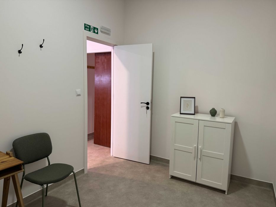 Salas para arrendar em Gaia – com 6,5 m², 8 m² e 11 m² ideal para Profissionais de saúde e bem estar
