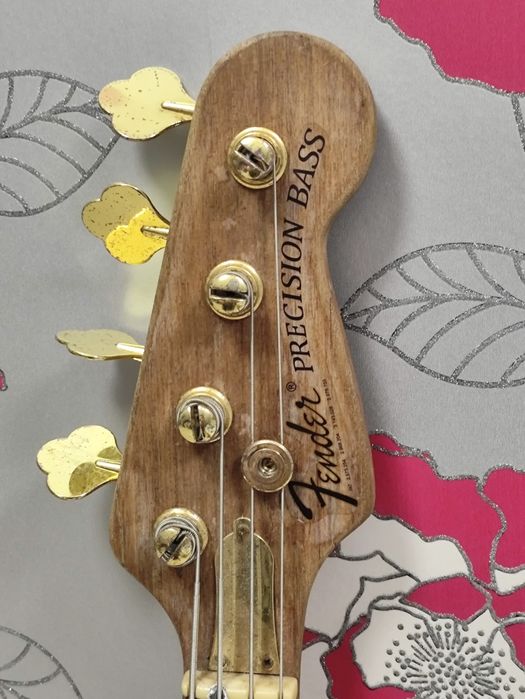 4х-струнна бас-гітара Fender Precision Bass