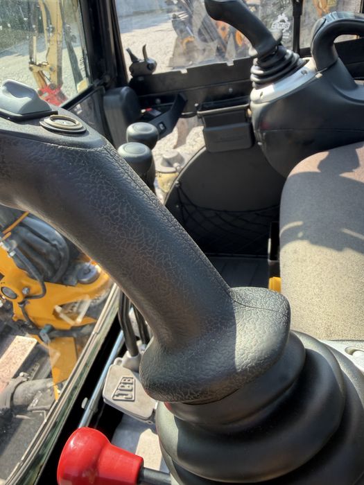 Мініекскавтор JCB 8026