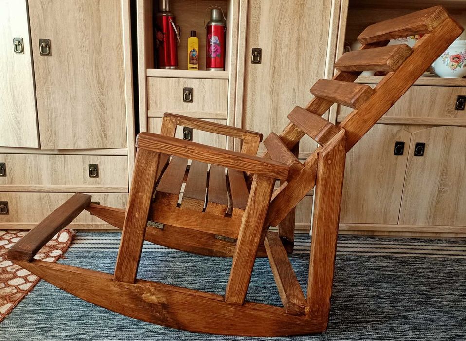 Продам Кресло- качалку. Самовывоз.