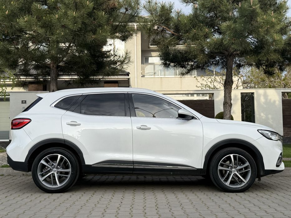 MG HS 2021г 1.5 бензин автомат
