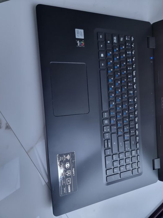 ACER 17.3 / Core i7-1065G7 / Iris Plus / SSD 256gb