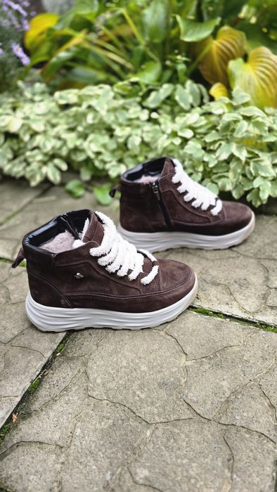 Жіночі зимові замшеві ботинки