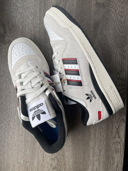 Жіночі кросівки adidas