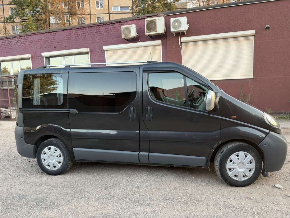 Продам Opel Vivaro 2.5