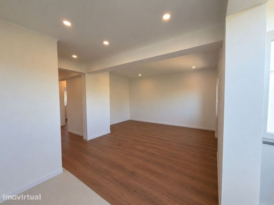Apartamento T2, Reboleira, Amadora