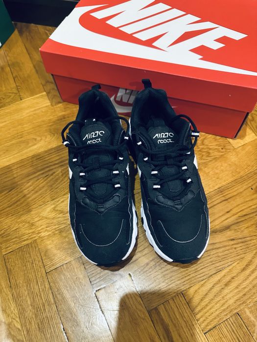 Кроссовки Nike Air Max React  размер 36,5