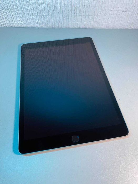 Планшет iPad 9 - 64GB  Б/В