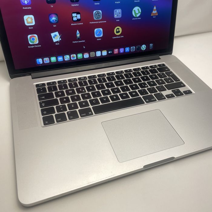 Macbook Pro 15 i7 16GB 128GB
