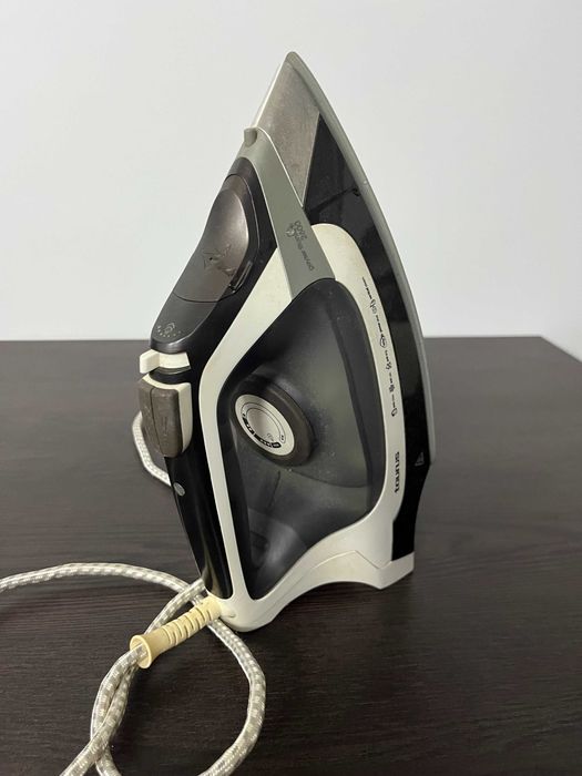 Ferro a Vapor TAURUS Geyser Titanium 2600