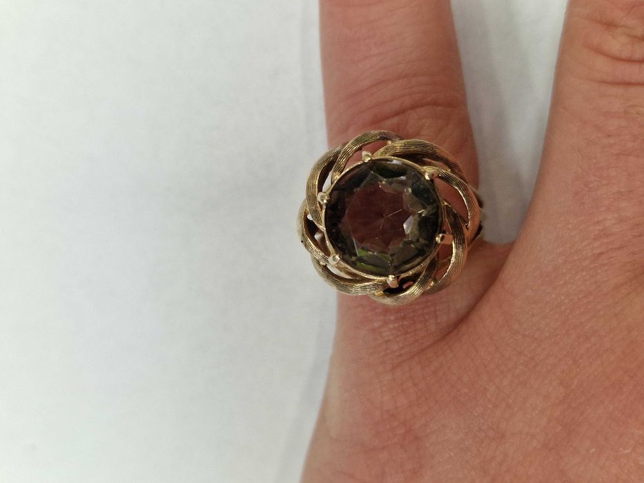 Piękny złoty pierścionek/ 417/ 10K/ 6.51 gram/ R15/ Kwarc dymny