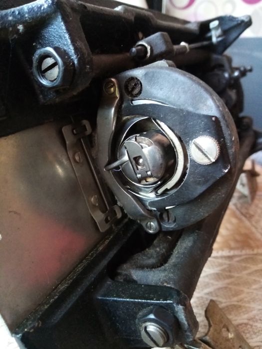 Швейна машинка, в гарному робочому стані.