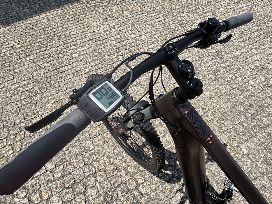 KTM Macina Race 592 em estado irrepreensível
