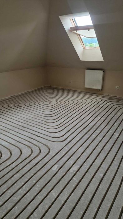 Frezowanie pod ogrzewanie podłogowe frezowane w wylewce, posadzce